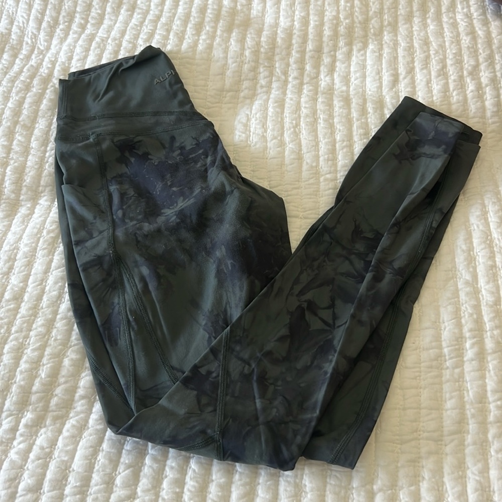 Alphalete pocket leggings
